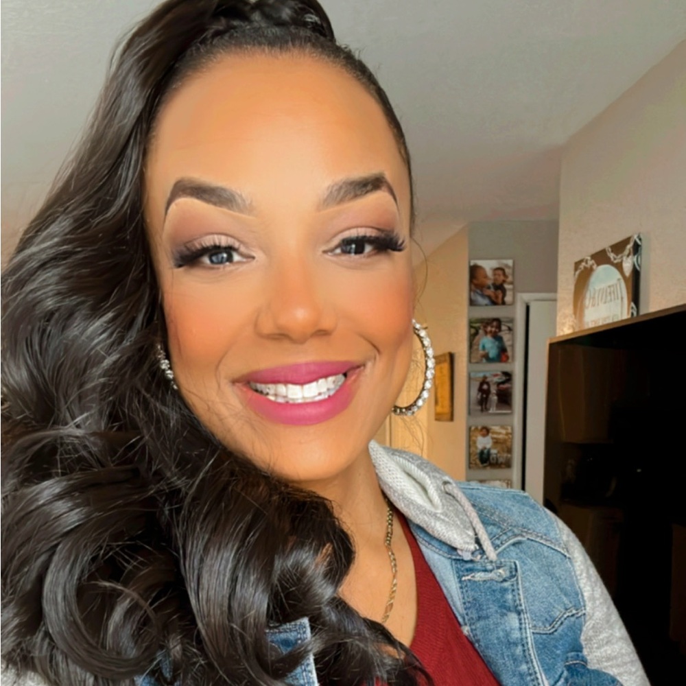 Meet your Posher, Shamika